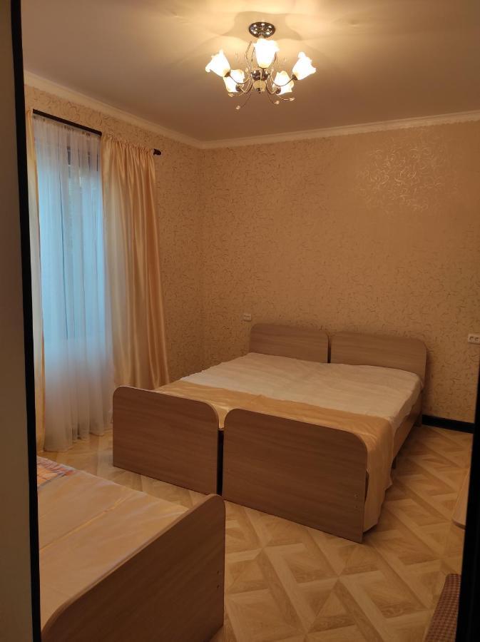 Готель Гостевой дом Лума Сухумі Екстер'єр фото